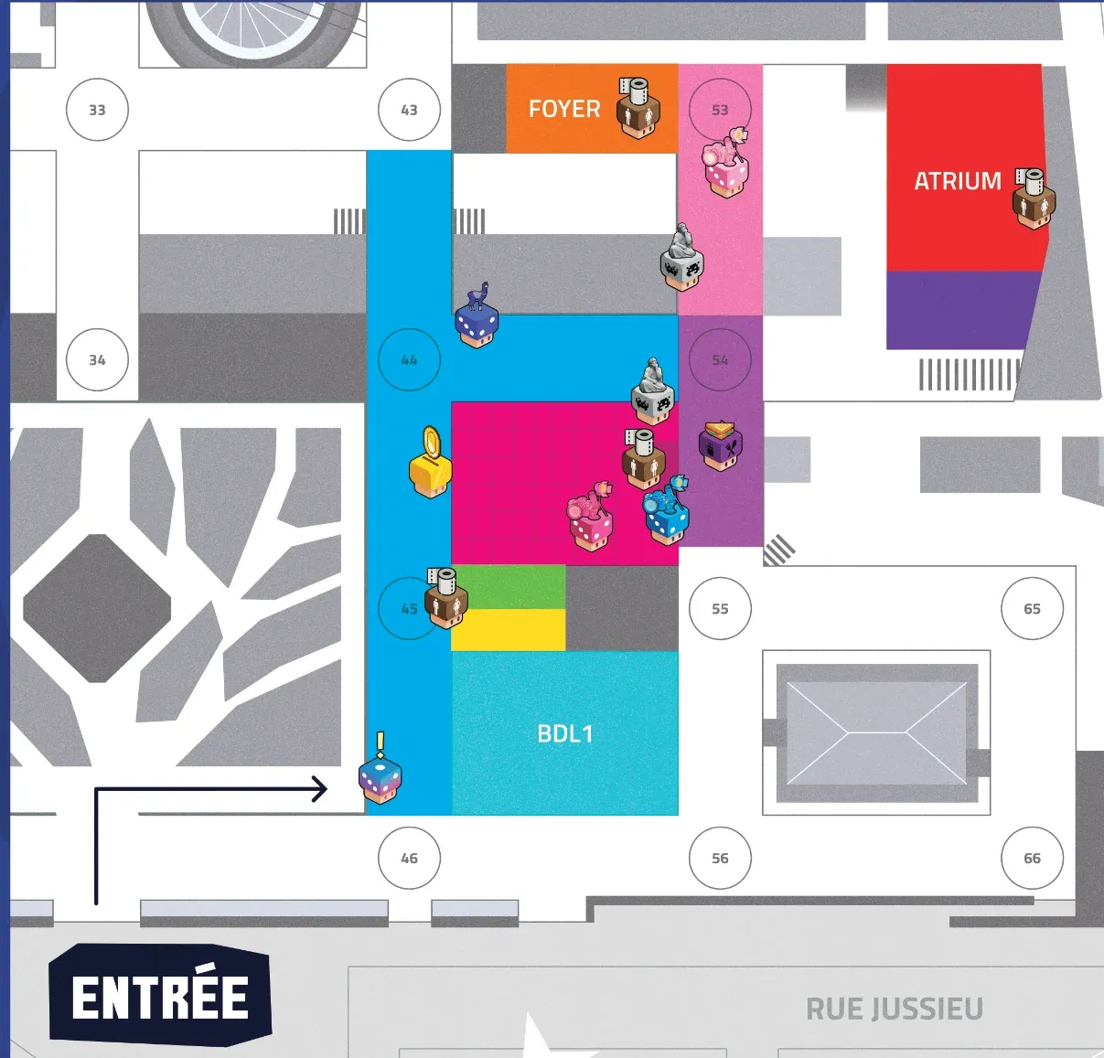 Plan vu du dessus du campus Pierre-et-Marie-Curie. Les tours 33, 34, 43, 44, 45, 46, 53, 54, 55, 56, 65 et 66 encadrent les espaces du festival. Le Foyer et l'Atrium occupent le haut du plan, le bâtiment BDL1 le bas, et la flèche d'entrée arrive en bas à gauche, près du repère « Entrée ». Les dix zones colorées sont détaillées dans la légende.